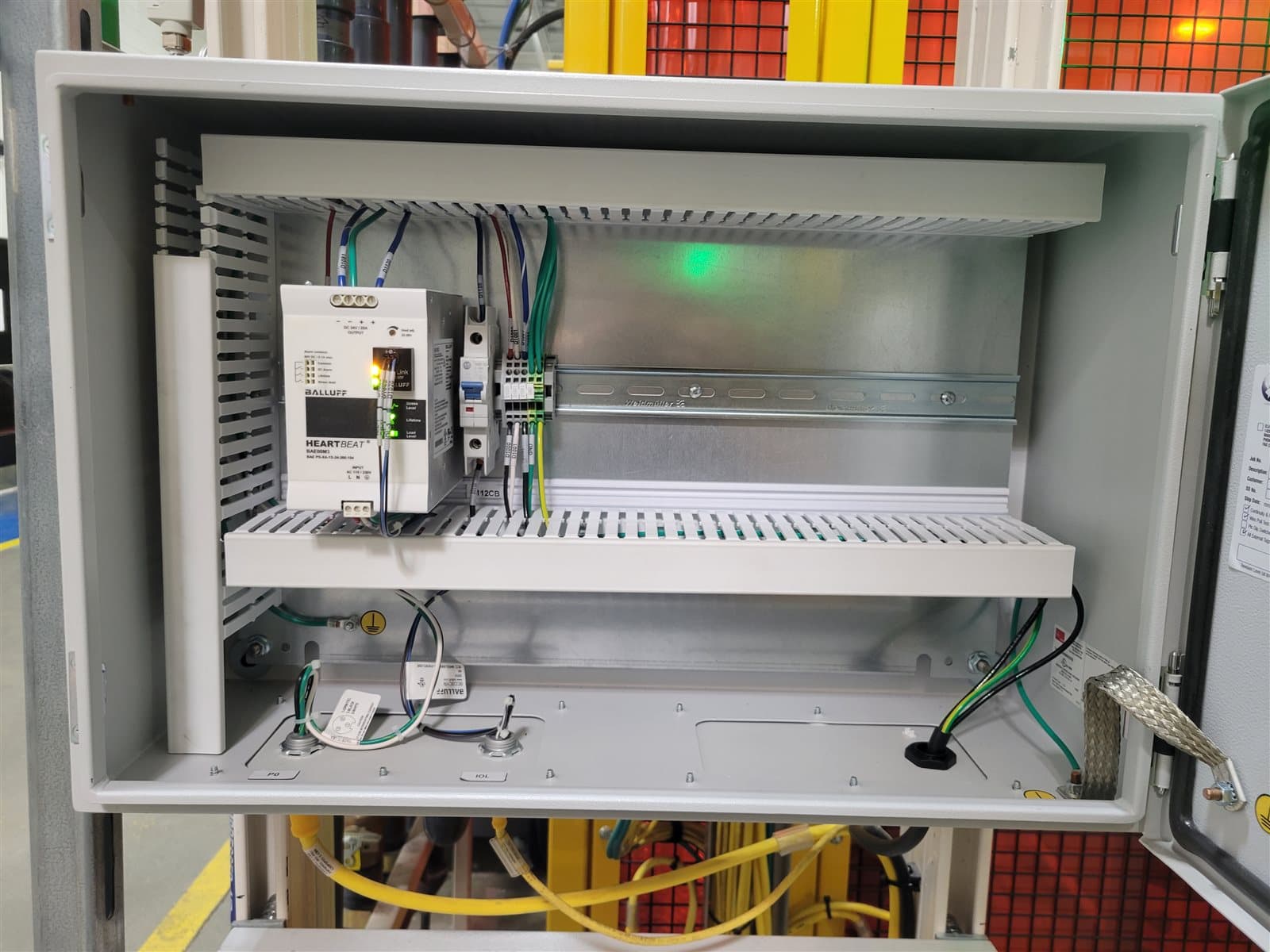 Control panel with Balluff Heartbeat power supply module